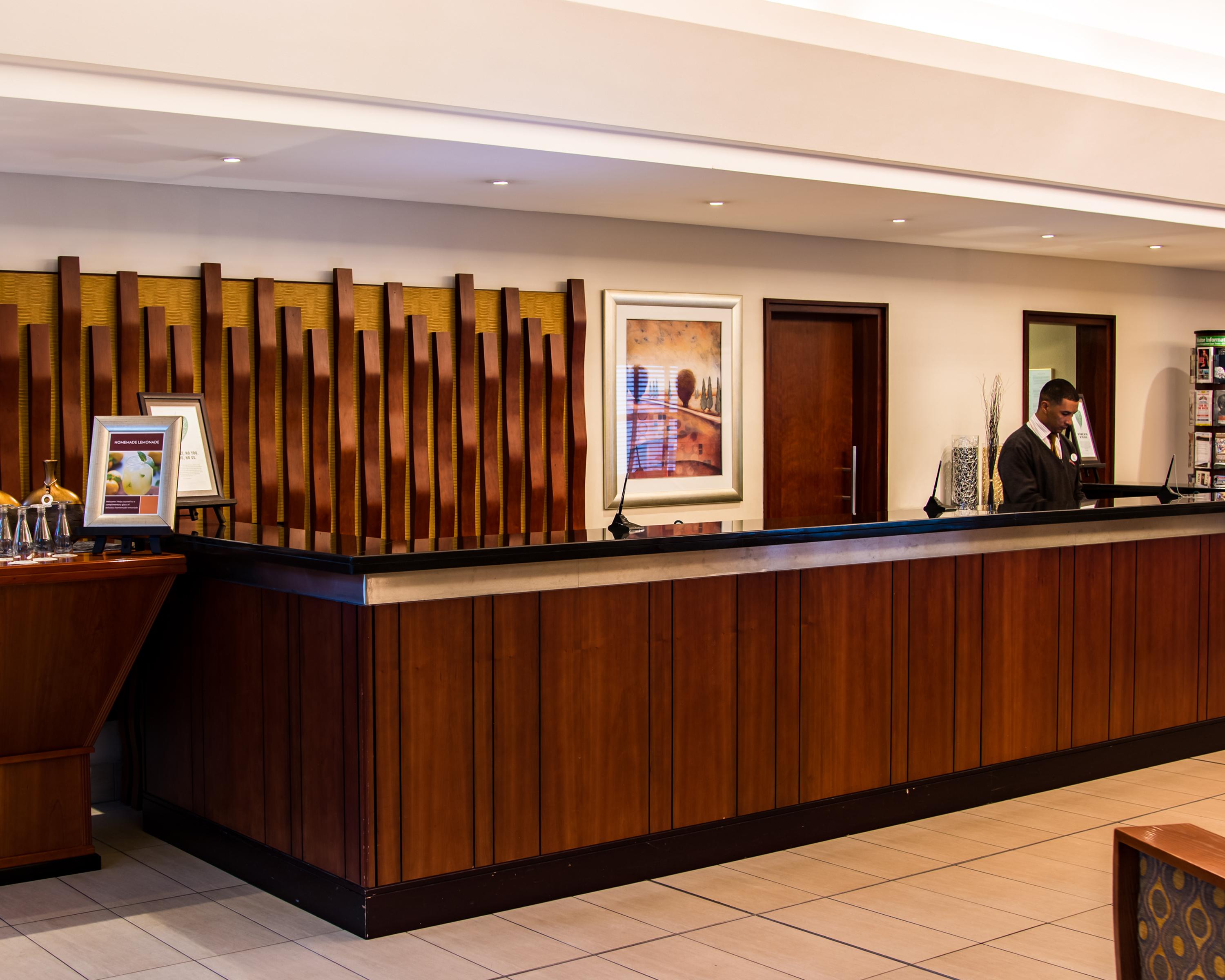 City Lodge Hotel Pinelands Cidade Do Cabo Exterior foto