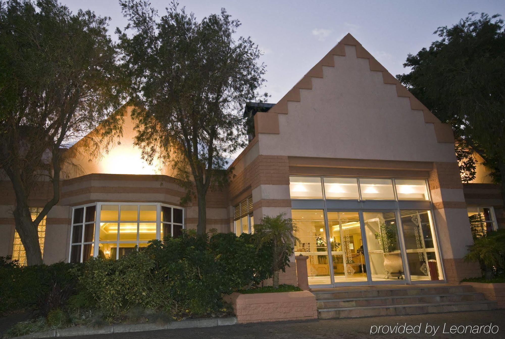 City Lodge Hotel Pinelands Cidade Do Cabo Exterior foto