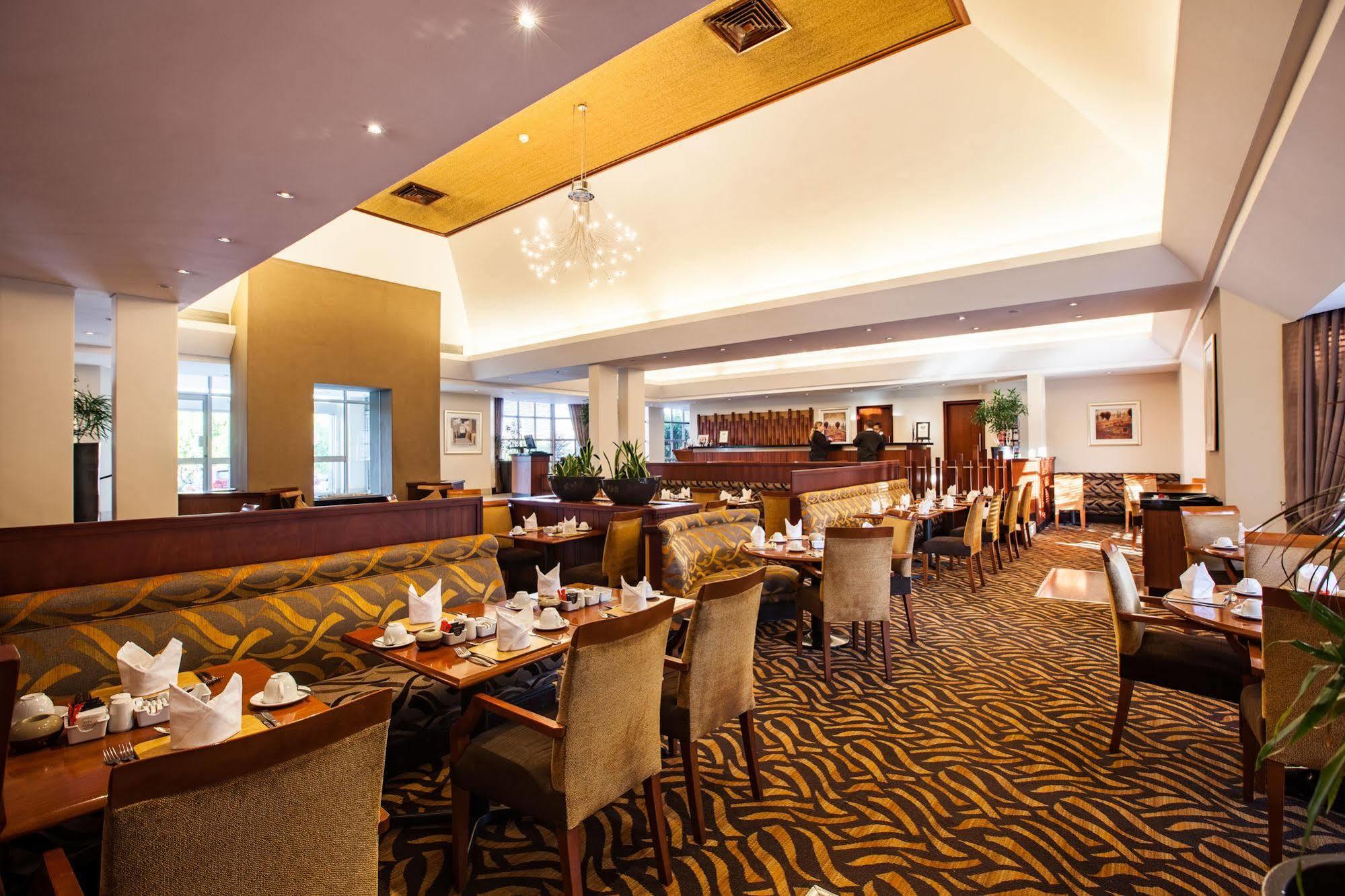 City Lodge Hotel Pinelands Cidade Do Cabo Exterior foto