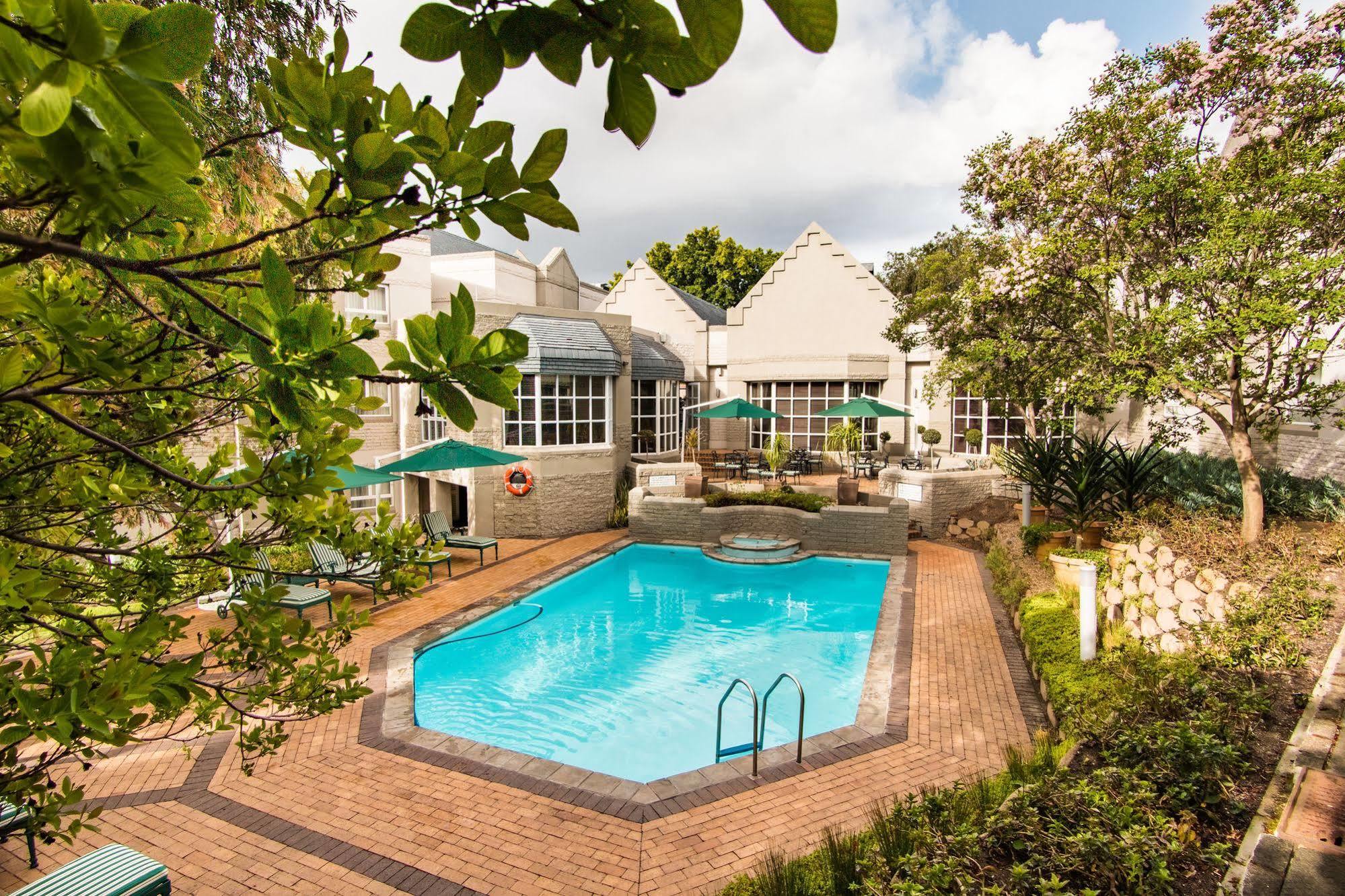City Lodge Hotel Pinelands Cidade Do Cabo Exterior foto