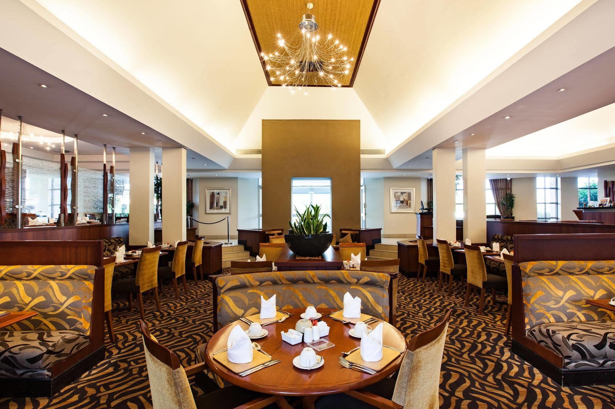 City Lodge Hotel Pinelands Cidade Do Cabo Exterior foto